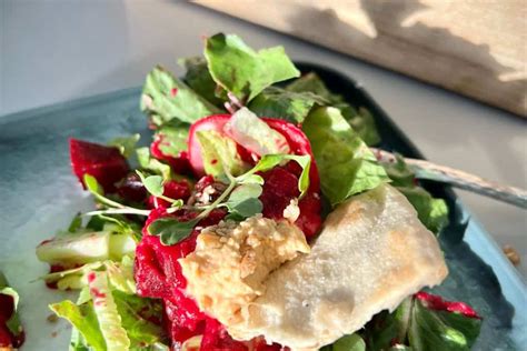 Eating Salad Every Day for a Month: 10 Amazing Things it Can Do.